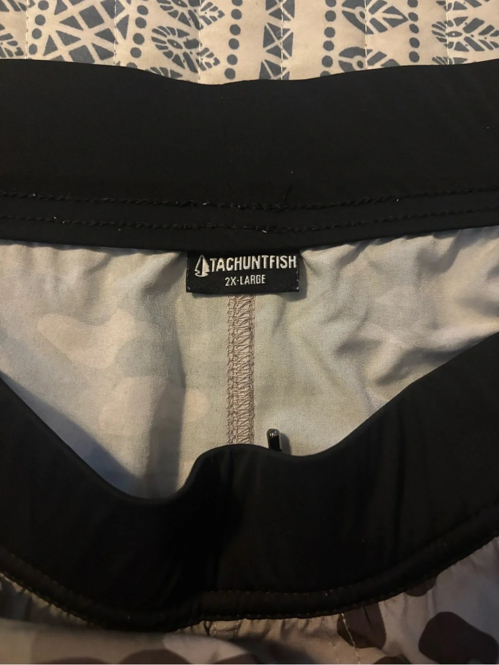 Tachuntfish Men's Camo Performance Shorts - Black Waistband